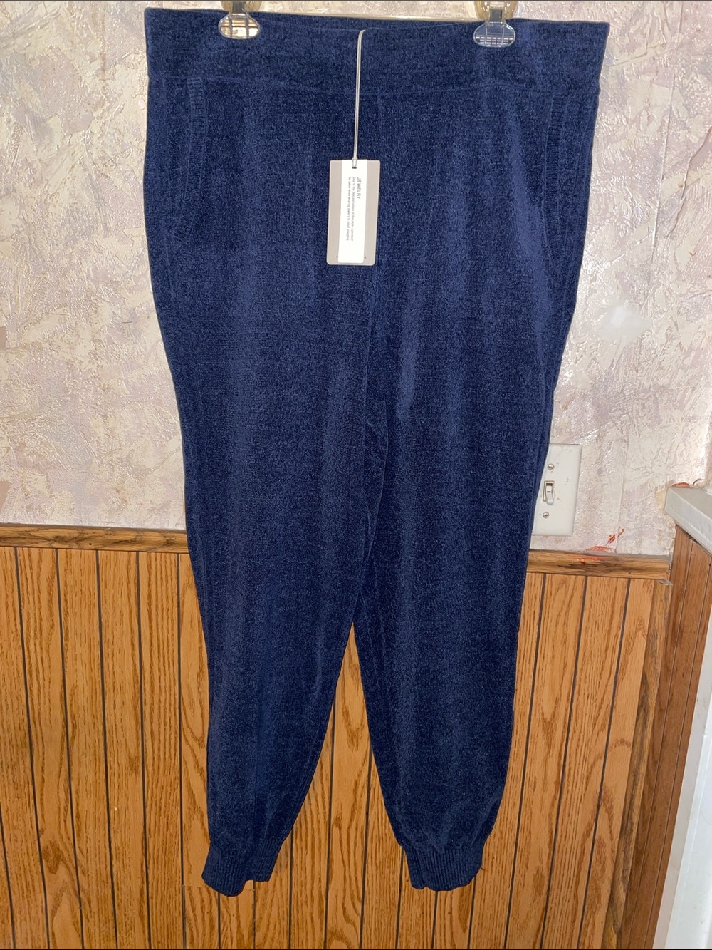 Super soft dark blue Tommy bahama sweater joggers (L)(nwt)